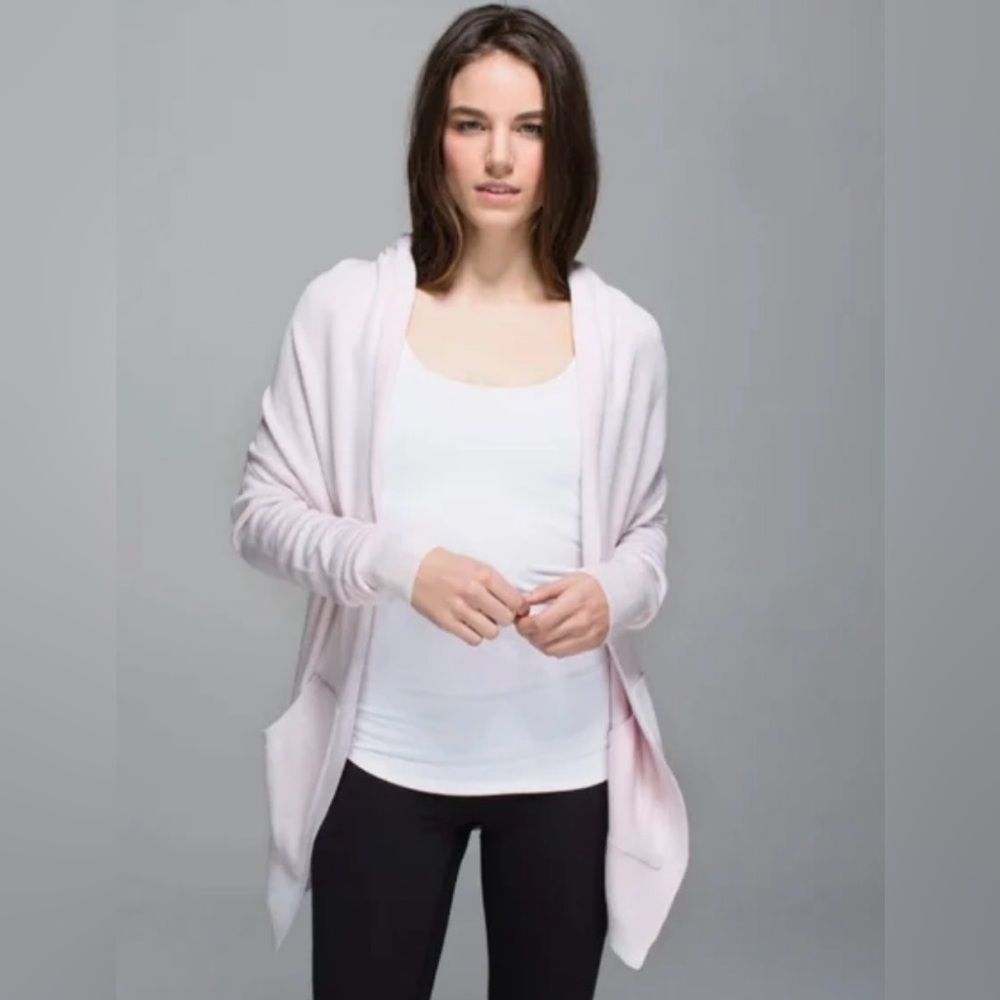 🍋Lululemon pale pink sweater